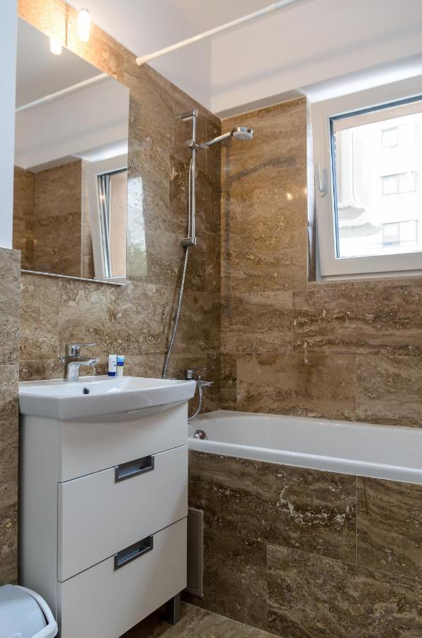 Luxury Apartments Newton By Glam Iasi Exterior photo